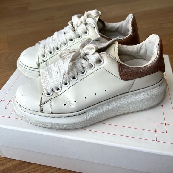Alexander McQueen Oversized Leather Women's sneakers - Picture 3 of 8